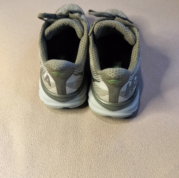 Hoka Clifton 9 Womens Gray and Green Running Shoes Sz 7B. - Picture 3 of 16